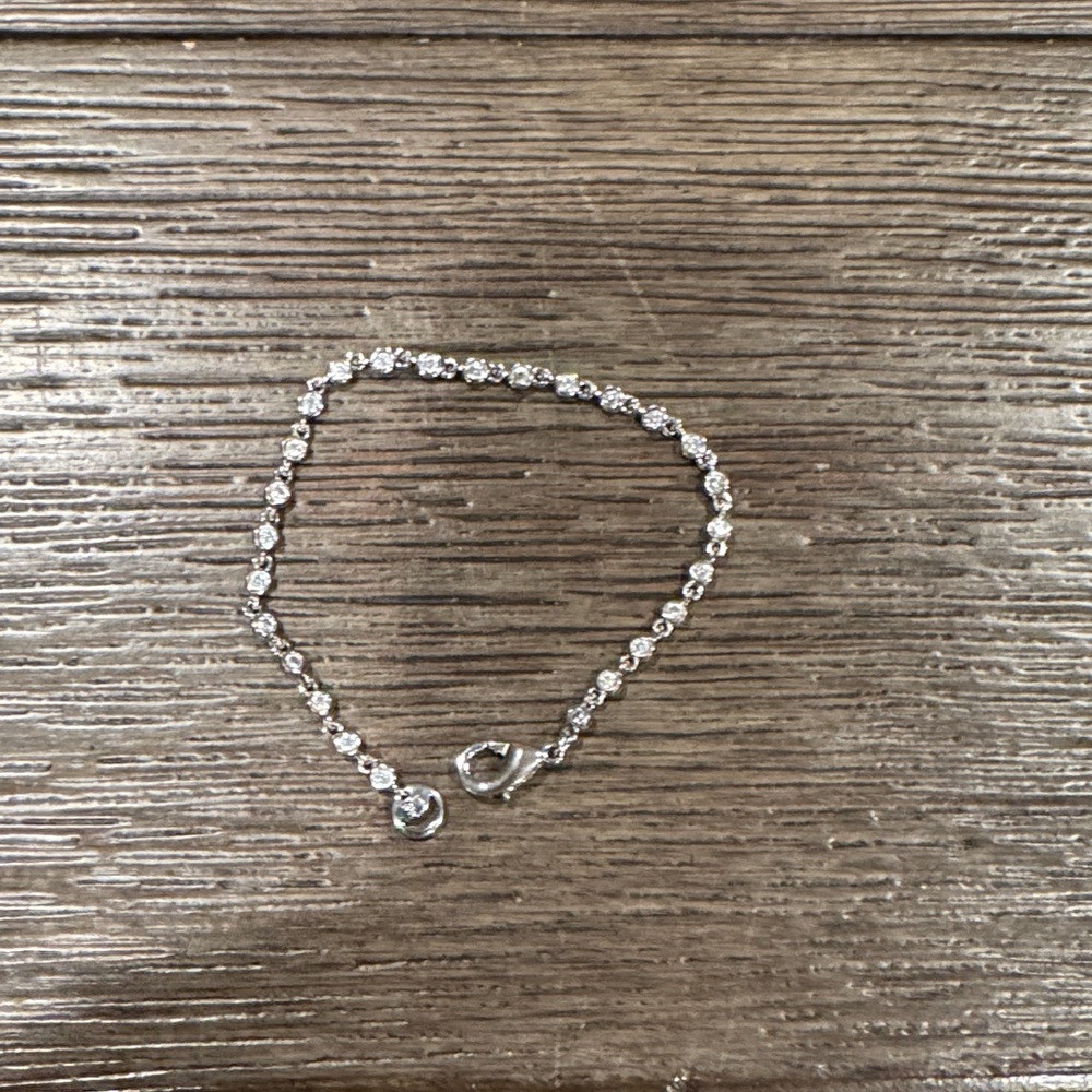Elegant‎ Silver Tennis Bracelet - Picture 2 of 3